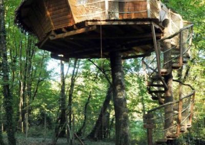 Cabane dans les arbres du Pêcheur - Parc de la Belle - Hébergement insolite dans la Vienne (86) entre Paris et Bordeaux proche du parc du futuroscope