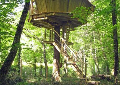 Cabane des Robinsons dans les arbres - Parc de la Belle - Hébergement insolite dans la Vienne (86) entre Paris et Bordeaux proche du parc du futuroscope