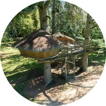 Dormir en hauteur près du Futuroscope - cabane perchée Dormir en hauteur près du Futuroscope - cabane perchée
